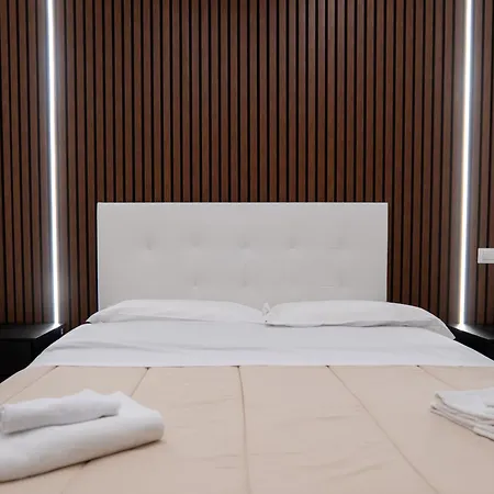 Relais San Demetrio - Modern & Central Rooms By Leading Hotel-3